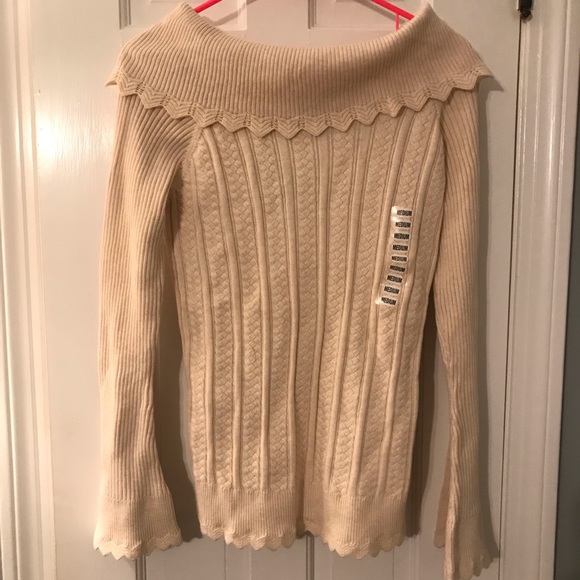 Off the shoulder sweater, Jeanne Pierr - Picture 1 of 1